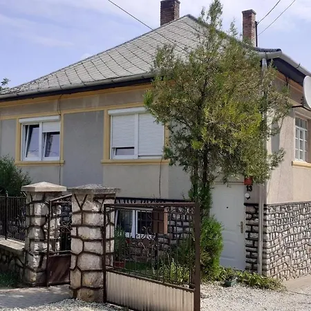 Guest house Szakal Vendeghaz